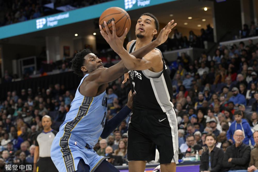 中的贡献堪 中的贡献堪