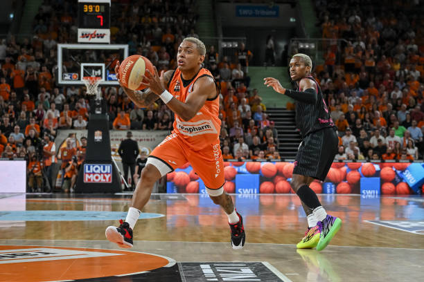 造一个更年 造一个更年